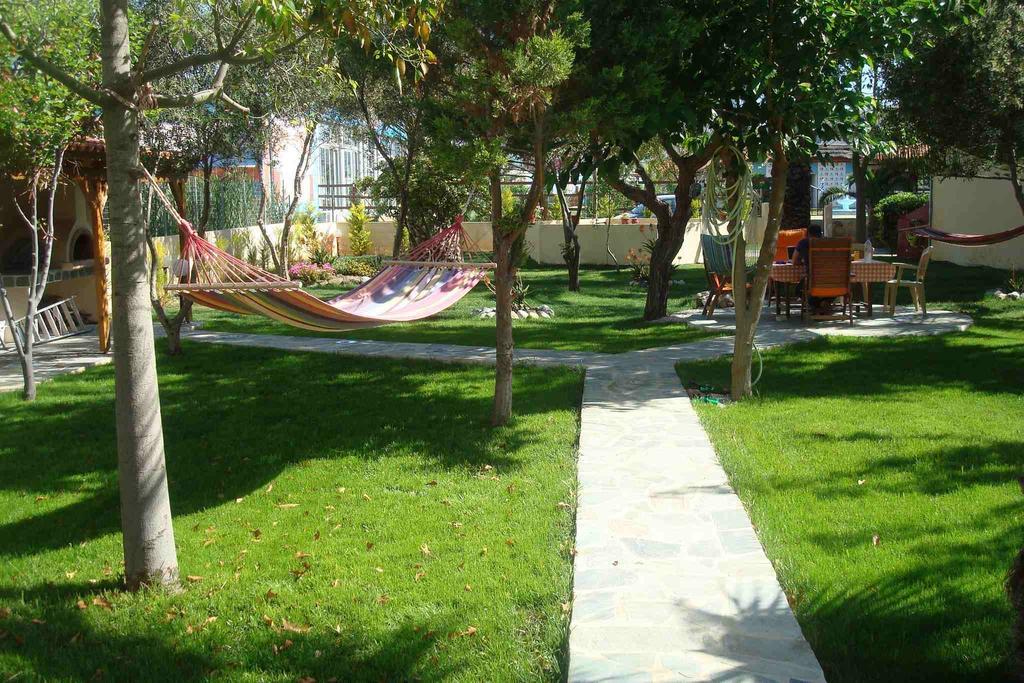 Adonis Beach Hotel Heraklion Exteriör bild