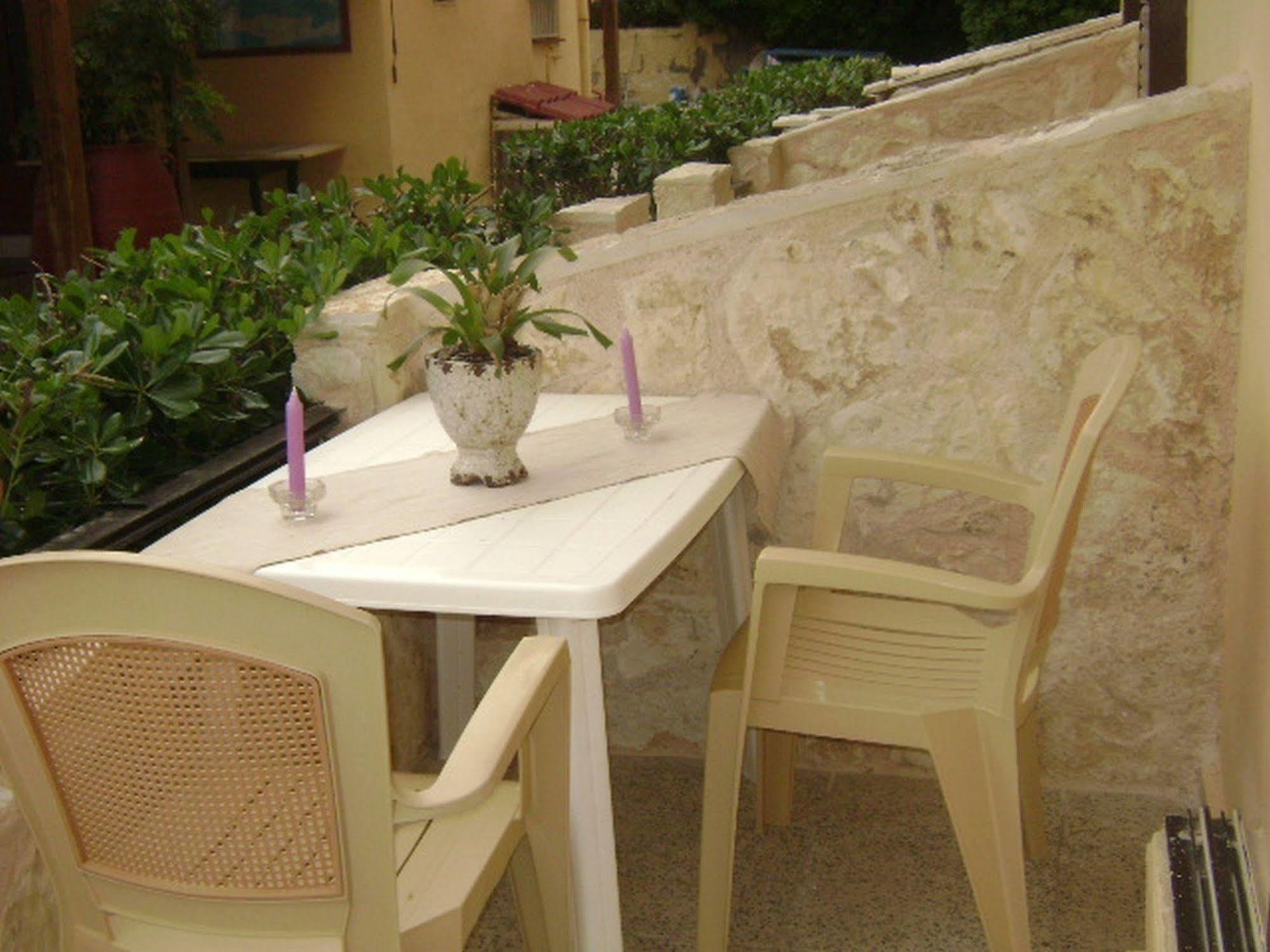 Adonis Beach Hotel Heraklion Exteriör bild